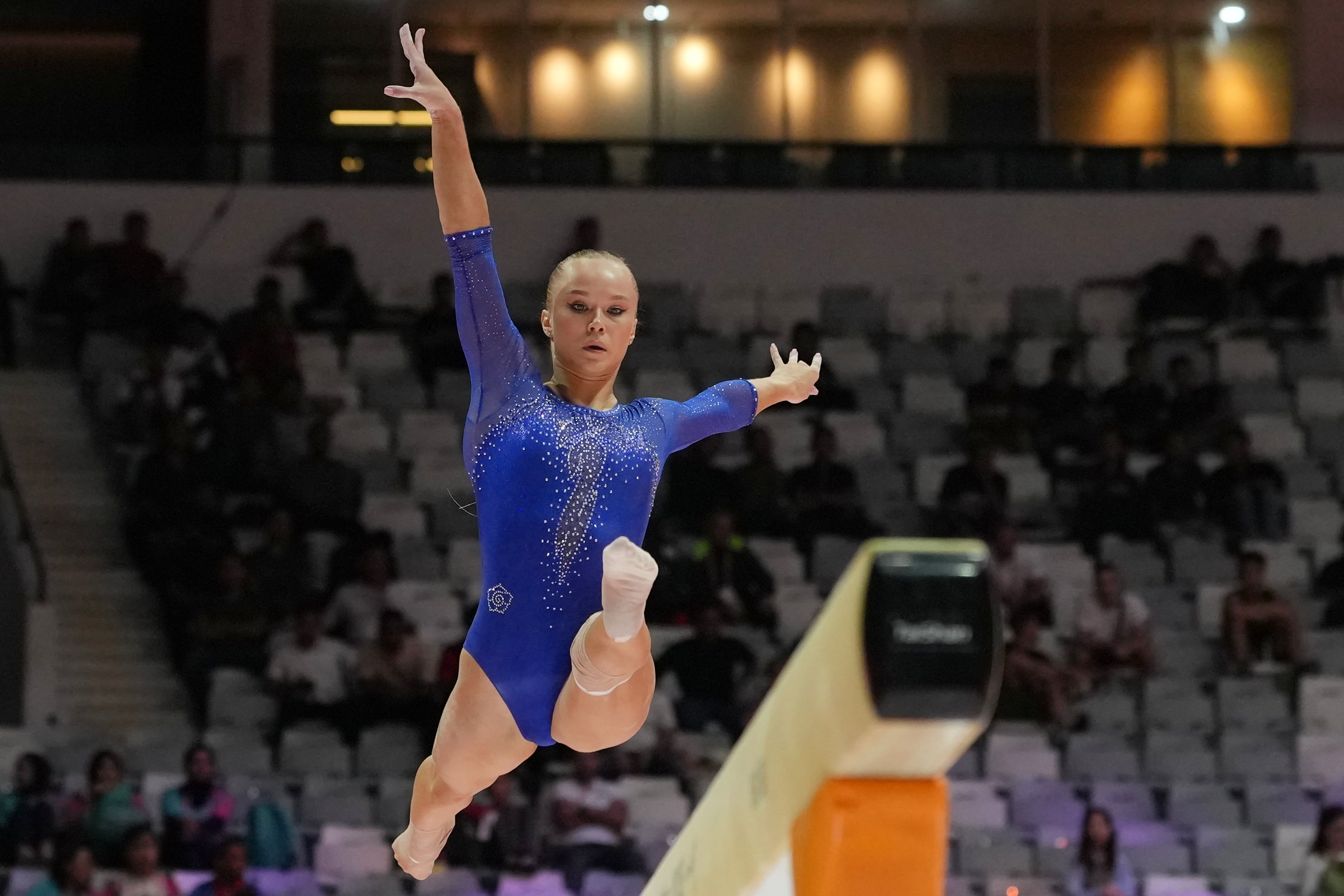 La gimnasta rusa Angelina Melnikova en el Mundial de gimnasia artística de 2025. (AP Foto/Dita Alangkara)