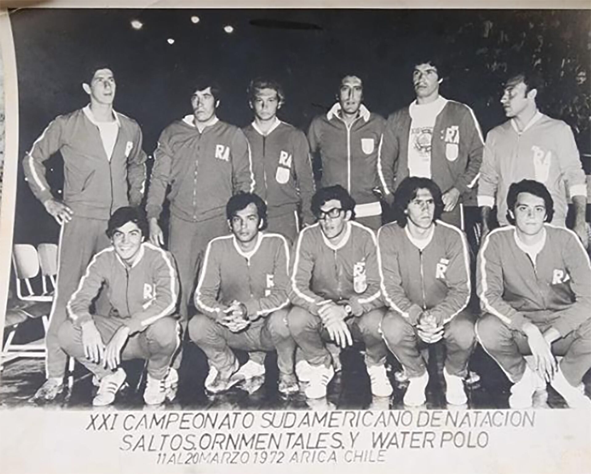 Desde joven, Vozzi integró selecciones nacionales de waterpolo, experiencia que marcó su identidad deportiva y su sentido de pertenencia.