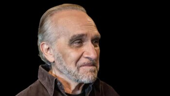 Luis Agustoni en la obra