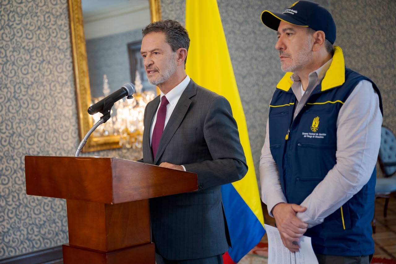 Sergio Tamayo ya asumió como el nuevo director de la Unidad Nacional para la Gestión del Riesgo de Desastres, junto al canciller Omar Bula - crédito Cancillería