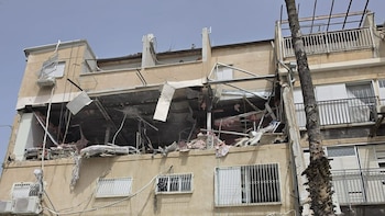 EN VIVO | Equipos de rescate israelíes comprobaron impactos de bombas de racimo en el centro del país