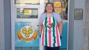 Romina abrió su pollería en