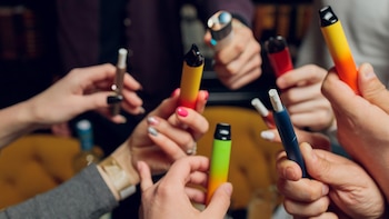 Médicos de familia alertan de la expansión del vaper en jóvenes: “Ya no es un fenómeno marginal”