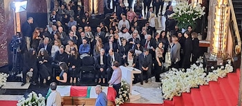La jefa de Gobierno de la CDMX, Clara Brugada, llegó al homenaje de Cuauhtémoc Cárdenas en Bellas Artes.
Crédito: X/ @IMER_Noticias