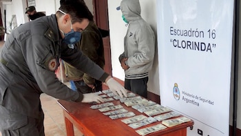 Los fajos de dinero encontrados