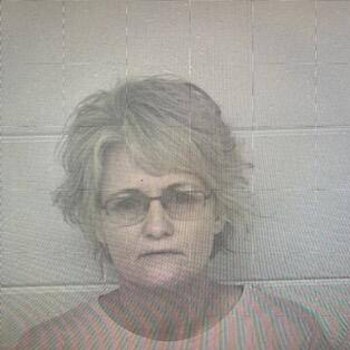 Las personas fueron acusadas por abuso infantil y por poner en peligro la vida del menor. (Facebook/Carrollton KY PD)