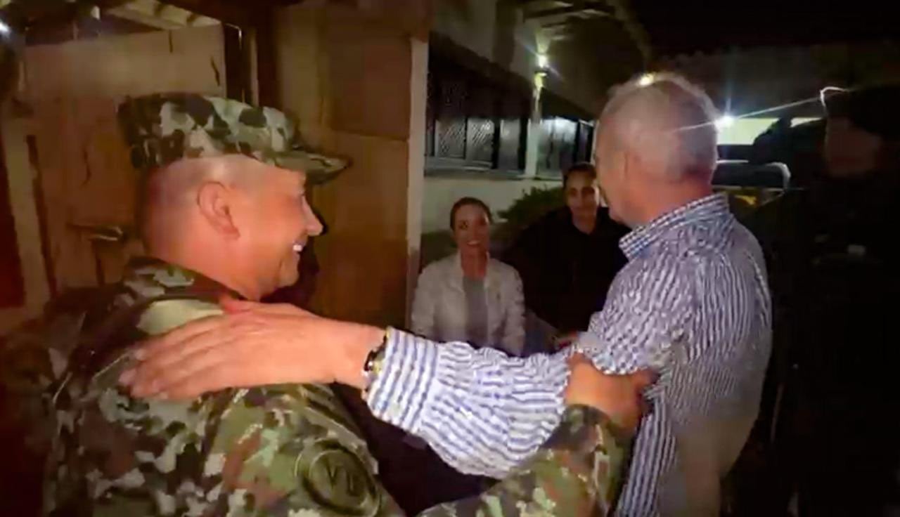 Juan Gonzalo Vélez, empresario antioqueño, fue liberado por soldados de la VII División del Ejército Nacional - crédito suministrada a Infobae Colombia
