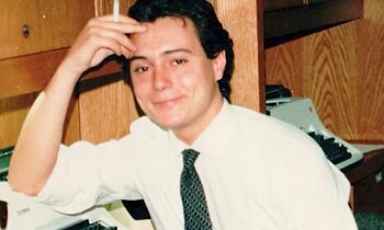 El periodista inició desde muy