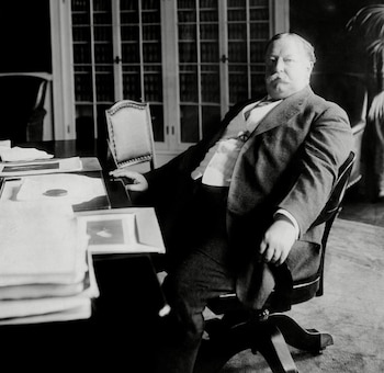 William Taft en su escritorio