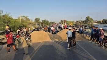 San Martín detenida por paro agrario: Vías bloqueadas y cientos de pasajeros varados por protesta arrocera