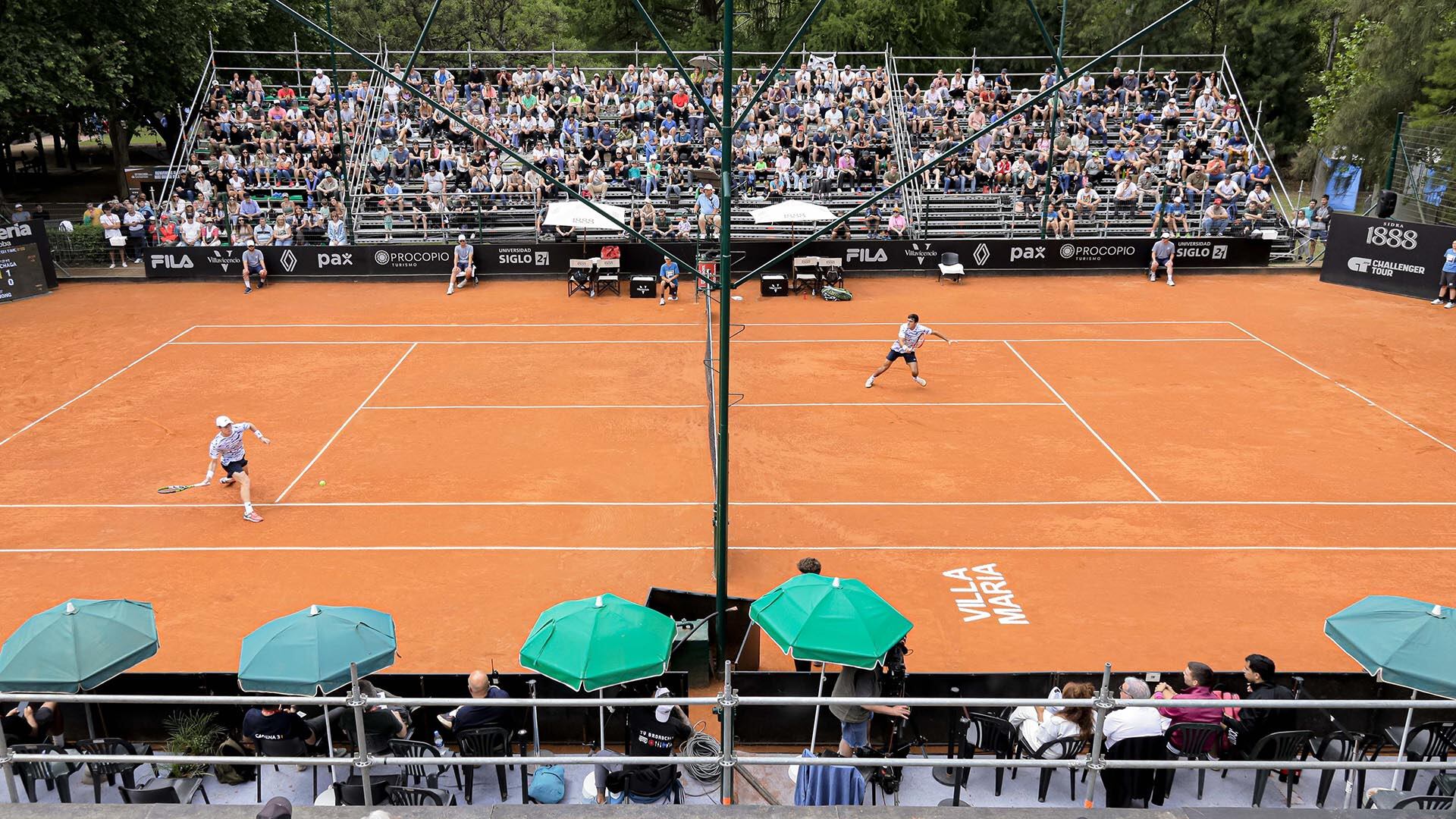 El AAT Challenger Santander de Villa María se realiza en el Sport Social Club y cuenta con la presencia de 19 raquetas argentinas (Foto: Prensa AAT)