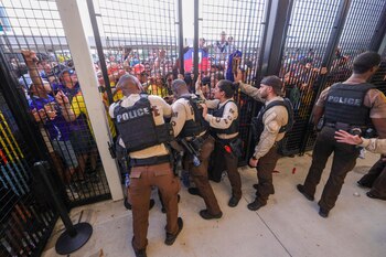 Cientos de personas con boleta