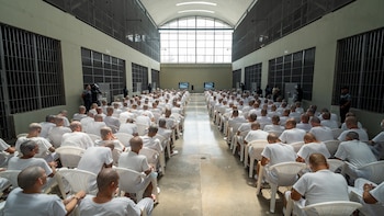 “Es una estructura eminentemente homicida, extorsiva, que traficaba armas y drogas, que trataba a las mujeres”, remarcó el fiscal Muñoz sobre la MS-13 en El Salvador
