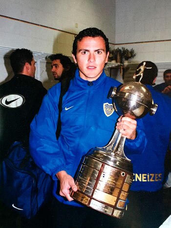 El mediocampista fue bicampeón de