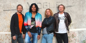 El escritor colombiano Efraím Medina