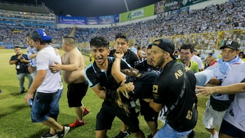 A tres años de la estampida en Estadio Cuscatlán, la mayor tragedia deportiva en la historia reciente de El Salvador