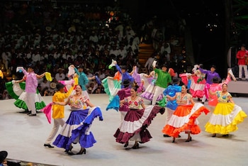 La delegación de Santa Catarina Juquila presentó sus sones, jarabes y chilenas en la rotonda de las azucenas. (Cortesía Gobierno del Estado de Oaxaca)