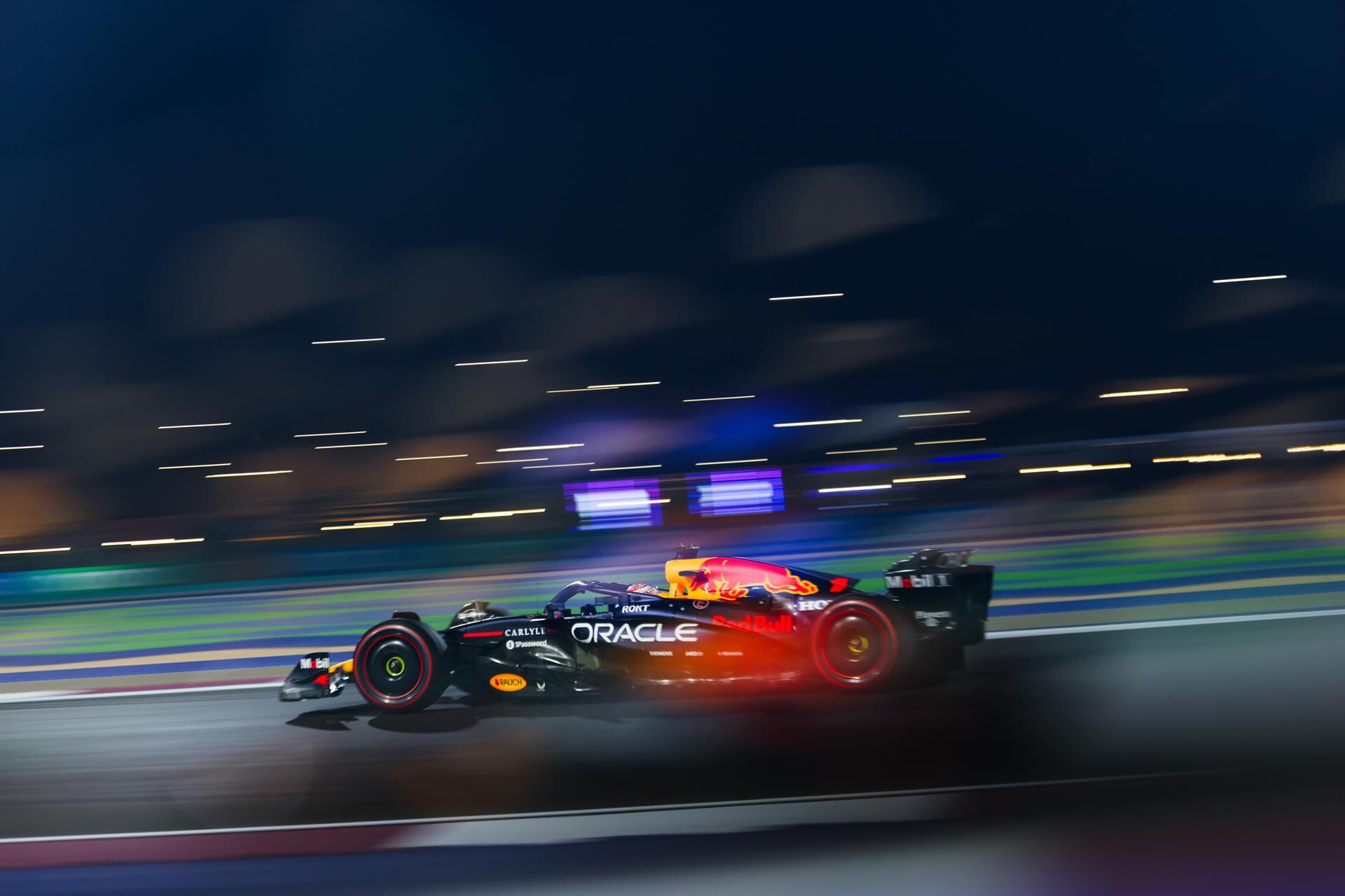 Verstappen gana en Catar, McLaren se equivoca y Sainz sube al podio