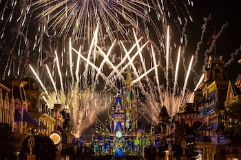 Una fiesta multicolor, con miles