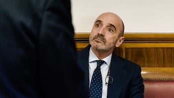Julio Martínez entrega un escrito al juez horas antes de declarar en el que asegura que Zapatero era quien “marcaba los pasos a seguir” para el rescate de Plus Ultra