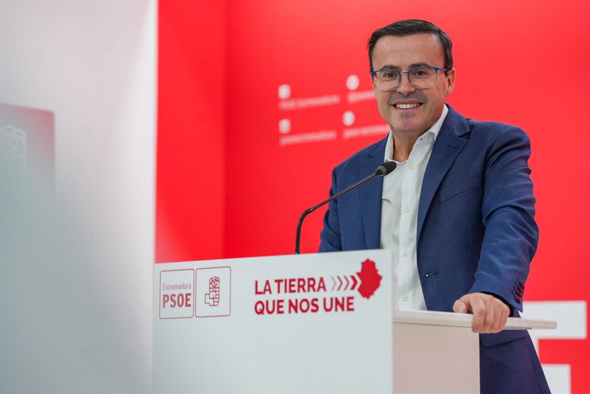 El secretario general del PSOE de Extremadura, Miguel Ángel Gallardo, en rueda de prensa (Europa Press)