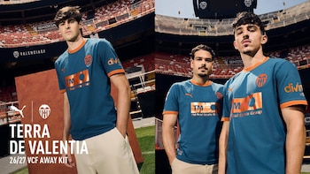 El Valencia CF presenta la segunda equipación inspirada en el mar Mediterráneo