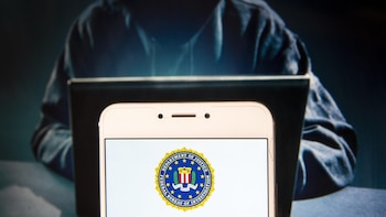 Detenido en Ámsterdam un hombre acusado de liderar el grupo ShinyHunters, que hackeó servicios del FBI