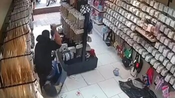 La víctima fue identificada como Ana Karina Maya Acevedo, que fue trasladada al Hospital Pablo Tobón Uribe, donde fue sometida a intervenciones quirúrgicas - crédito captura de pantalla redes sociales