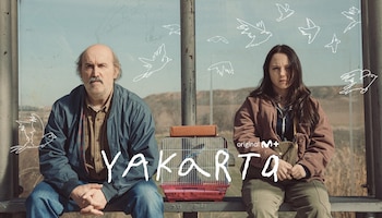Javier Cámara y Carla Quílez en 'Yakarta' (Movistar Plus+)