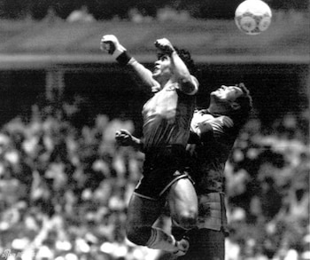 El regreso de Inglaterra al Coloso de Santa Úrsula reaviva la narrativa de revancha, 40 años después de la histórica Mano de Dios de Diego Armando Maradona. (AP)