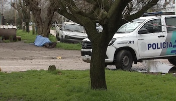 La víctima fue identificada como Alberto Rodríguez, de 68 años, cuyo cuerpo presentaba heridas de arma de fuego y golpes