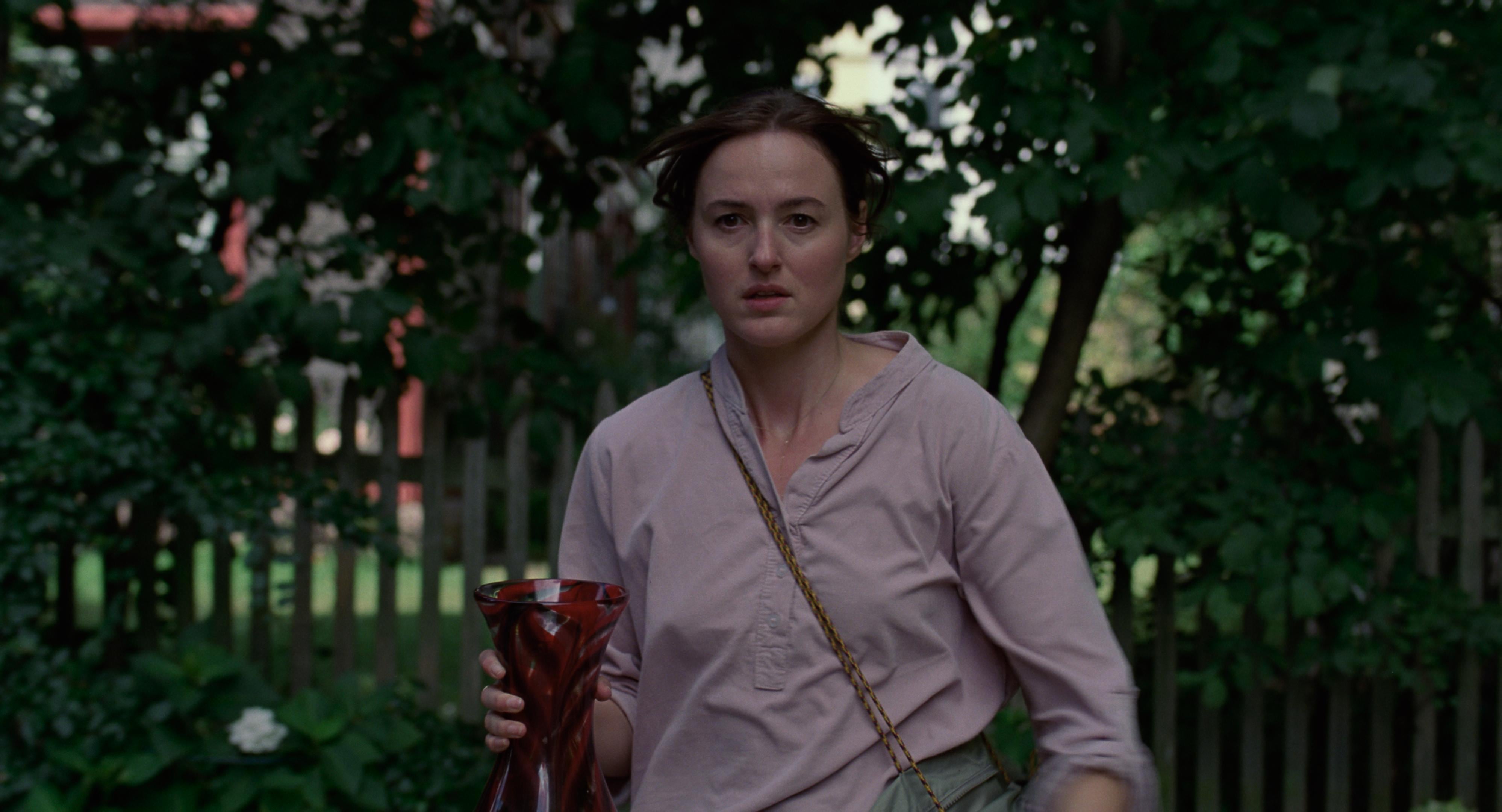 Renate Reinsve y Stellan Skarsgård protagonizan una historia sobre lazos familiares, memoria y el poder sanador del arte. (Mubi)