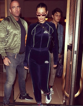 Simon Newton entabló una relación