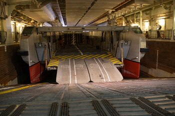 recorrida por el barco crucero portahelicópteros francés Jeanne d´Arc.