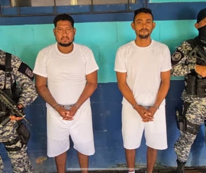 La Fuerza Armada incautó 150 kilos de cocaína valorados en más de tres millones de dólares en la playa Mizata. (Foto: FGR)