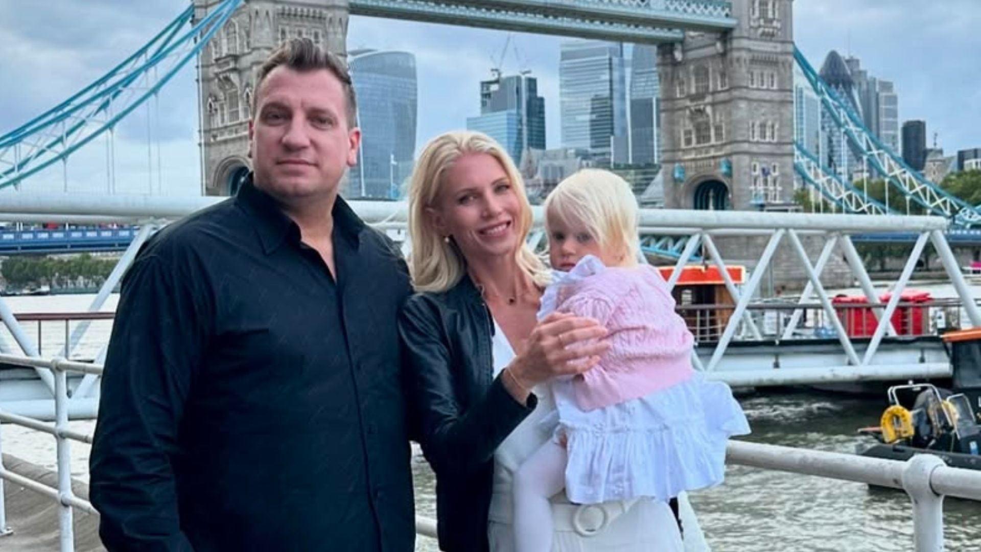 La familia de Maxi López y Daniela Christiansson vive entre Suiza y Buenos Aires, enfrentando distancias durante el embarazo