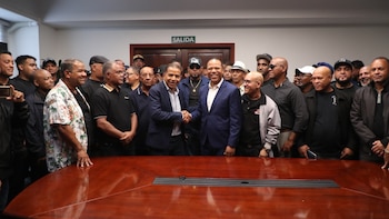 República Dominicana: Suspendieron el aumento del pasaje tras una reunión entre Intrant y transportistas en Santiago