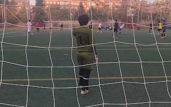 Víctor, portero del Dragones de Lavapiés y estudiante de Derecho