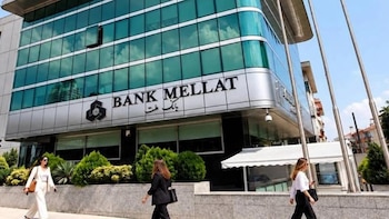 En medio de la presión financiera de EEUU a Teherán, Turquía revocó la licencia del banco iraní Mellat