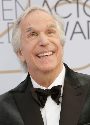 La dislexia llevó a Henry Winkler a escribir junto a Lynn Oliver la saga infantil Hank Zipzer, y el actor afirmó que ya van por su libro número 41 (REUTERS/Monica Almeida)