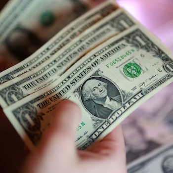 El dólar cerró la semana mostrando una trayectoria descendente, en concordancia con lo ocurrido en otros mercados financieros internacionales.