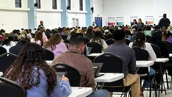 Solo la mitad de egresados