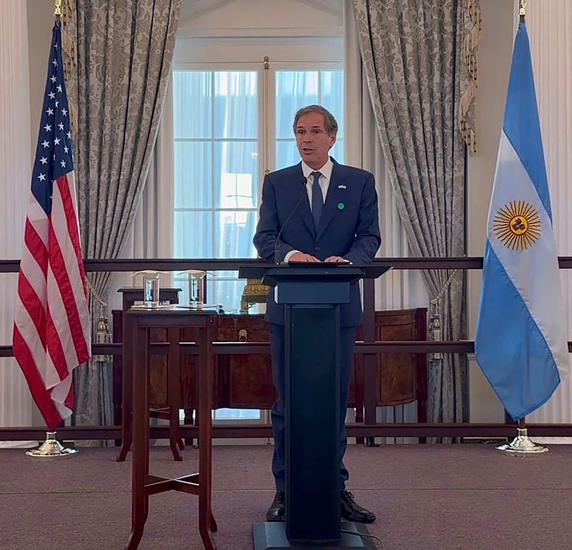 El embajador Alex Oxenford durante su discurso en el Departamento de Estado, (Washington, Estados Unidos)