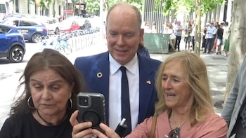 La cara más cercana de Alberto de Mónaco en España: sonriente, accesible y volcado con sus seguidores