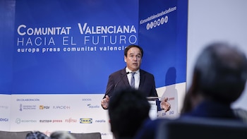 Llorca insta a los sindicatos docentes a mantener el "diálogo y entendimiento" alcanzado este lunes