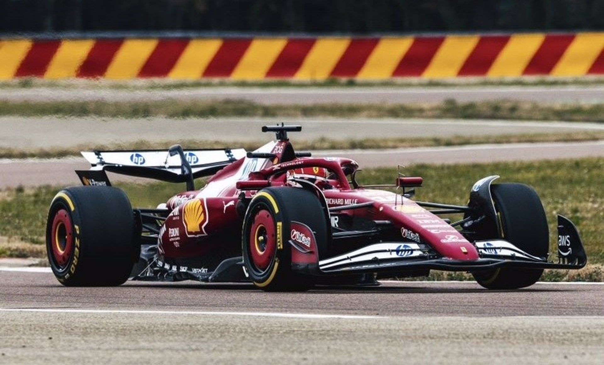 Lo más probable es que la prueba de Fenestraz sea con un TPC, un auto de al menos dos años de antigüedad. Por ejemplo, podría ser esta Ferrari de 2024 de Charles Leclerc (Europa Press)