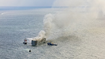 El incendio “podría seguir ardiendo