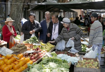 Precio de frutas y verduras condicionó al alza la inflación en el país (REUTERS/Andres Stapff)