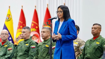 El chavismo dejó de identificar a Delcy Rodríguez como “encargada” en medio del debate sobre la legitimidad del ejercicio de la Presidencia en Venezuela