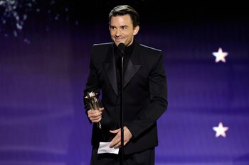 Jonathan Bailey se mostró feliz